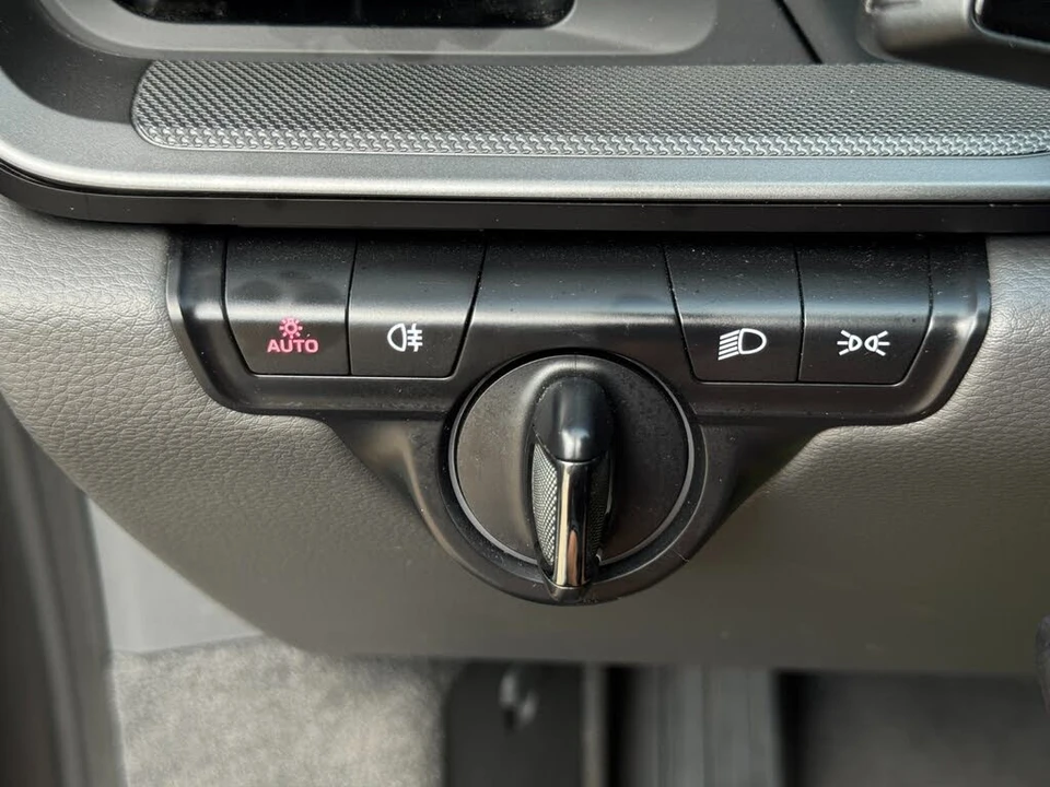 2024 Porsche 992 Carrera - Image 17 of 31