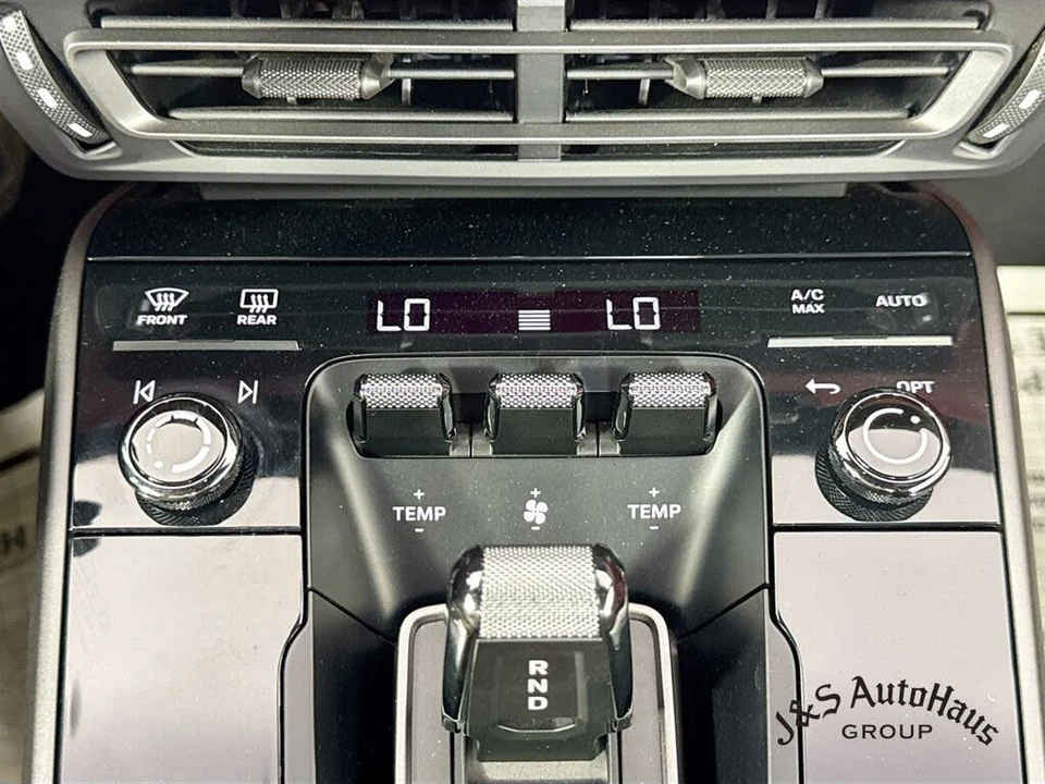 2024 Porsche 992 Carrera - Image 21 of 31