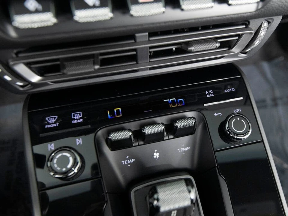2024 Porsche 992 Carrera - Image 27 of 31