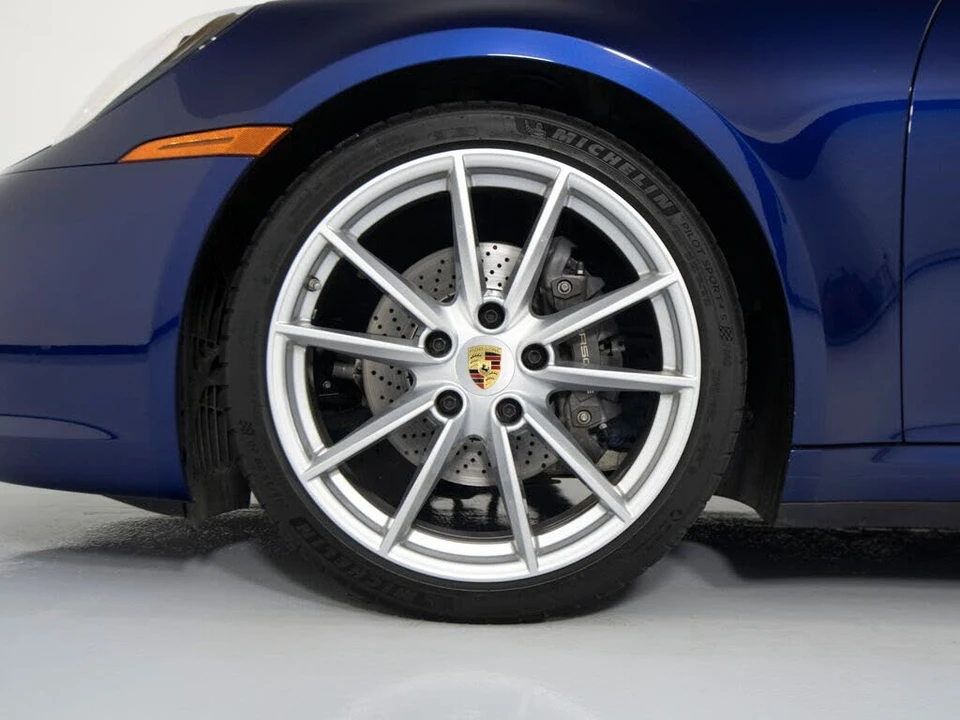 2024 Porsche 992 Carrera - Image 17 of 31