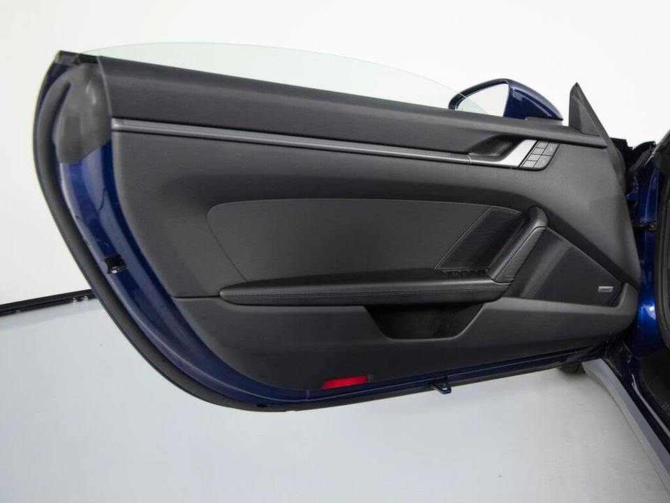 2024 Porsche 992 Carrera - Image 18 of 31