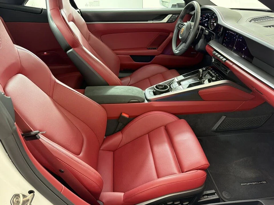 2024 Porsche 992 Carrera - Image 24 of 30