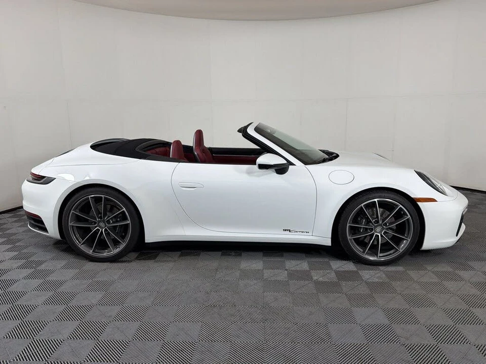 2024 Porsche 992 Carrera - Image 8 of 30