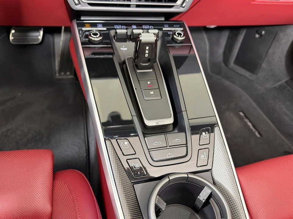 2024 Porsche 992 Carrera - Image 16 of 30