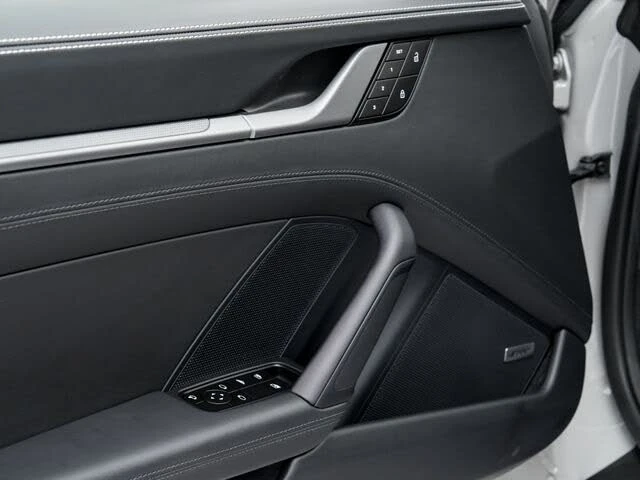 2024 Porsche 992 Carrera - Image 8 of 31