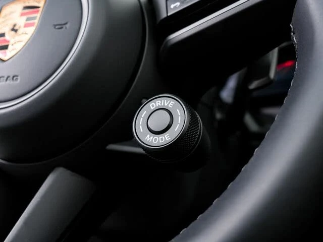 2024 Porsche 992 Carrera - Image 16 of 31