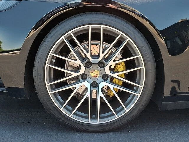 2024 Porsche 992 Carrera - Image 13 of 31