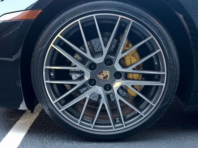 2024 Porsche 992 Carrera - Image 15 of 31