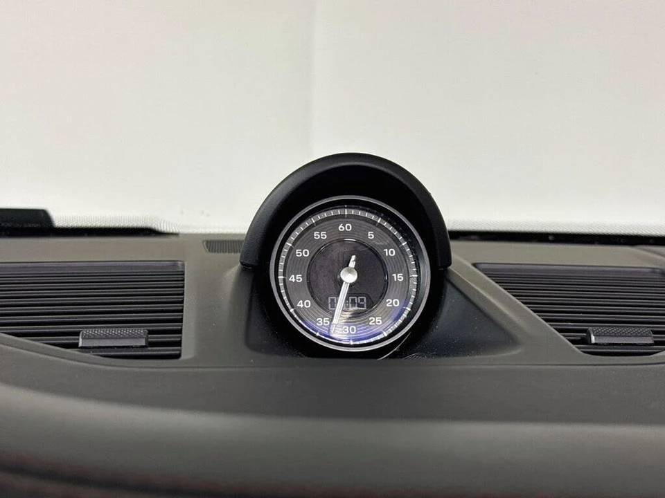 2024 Porsche 992 Carrera - Image 24 of 31