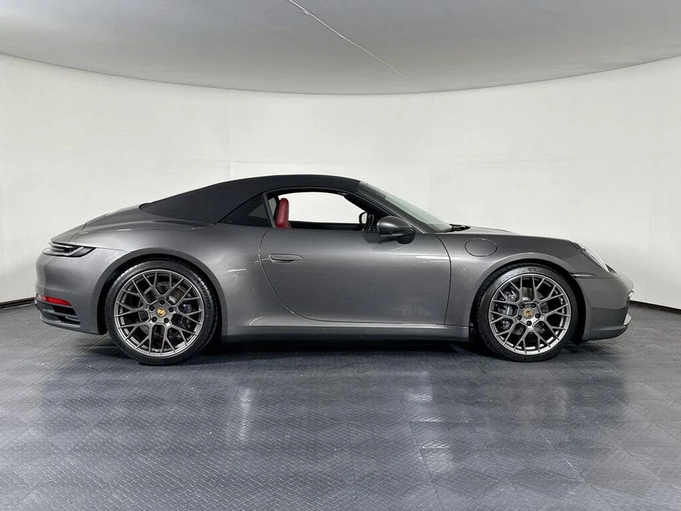 2024 Porsche 992 Carrera - Image 8 of 31