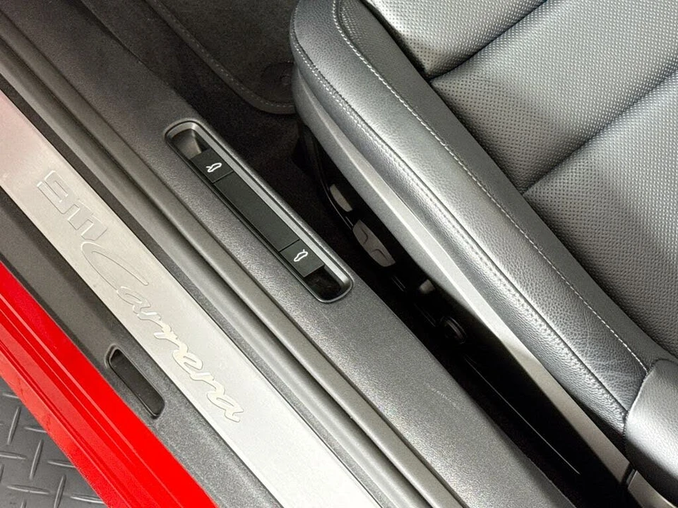2024 Porsche 992 Carrera - Image 25 of 30