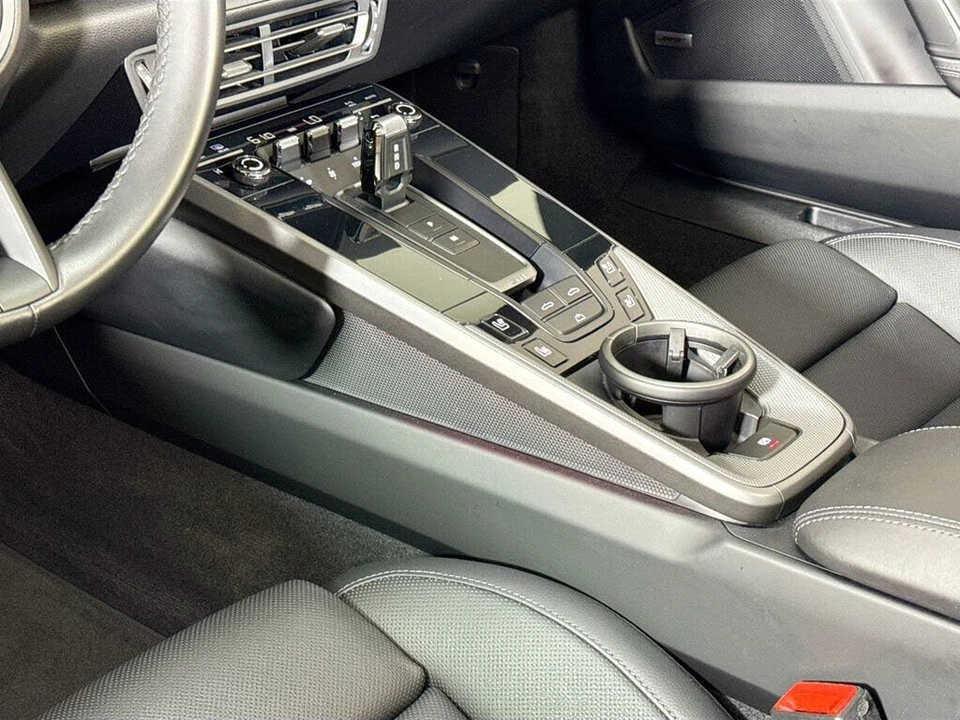 2024 Porsche 992 Carrera - Image 16 of 30
