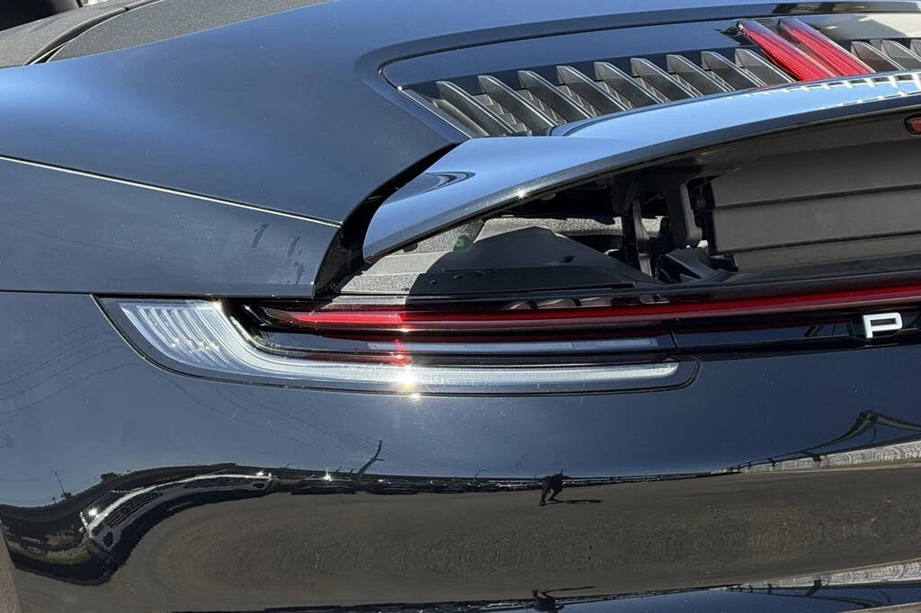 2024 Porsche 992 Carrera - Image 13 of 31