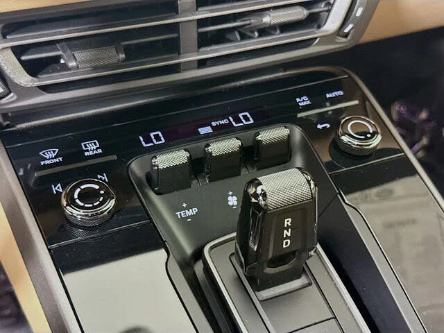 2024 Porsche 992 Carrera - Image 17 of 31