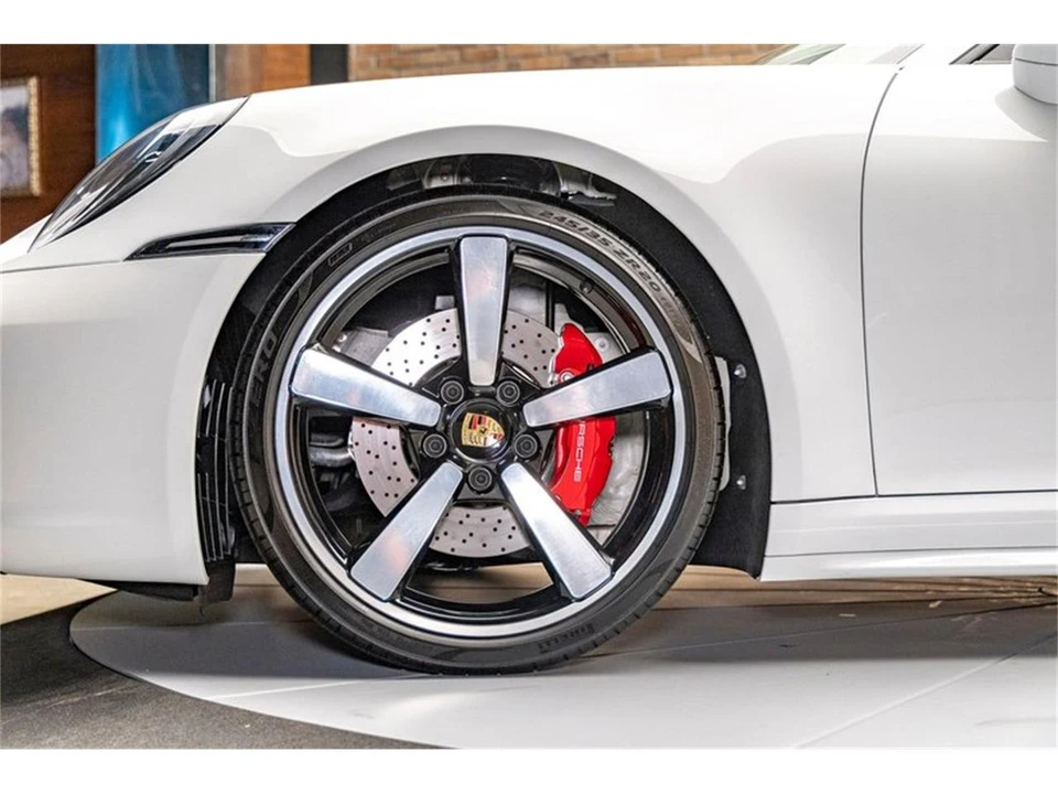 2024 Porsche 992 Carrera - Image 11 of 31