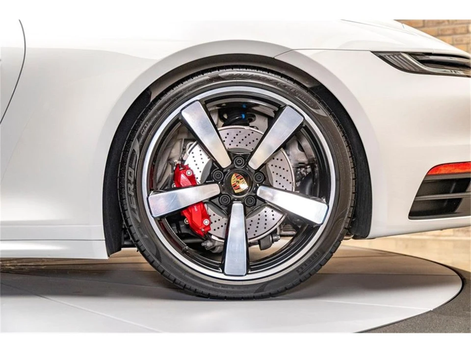 2024 Porsche 992 Carrera - Image 12 of 31