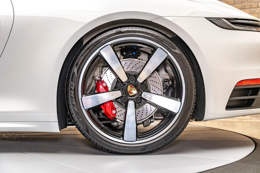 2024 Porsche 992 Carrera - Image 12 of 24