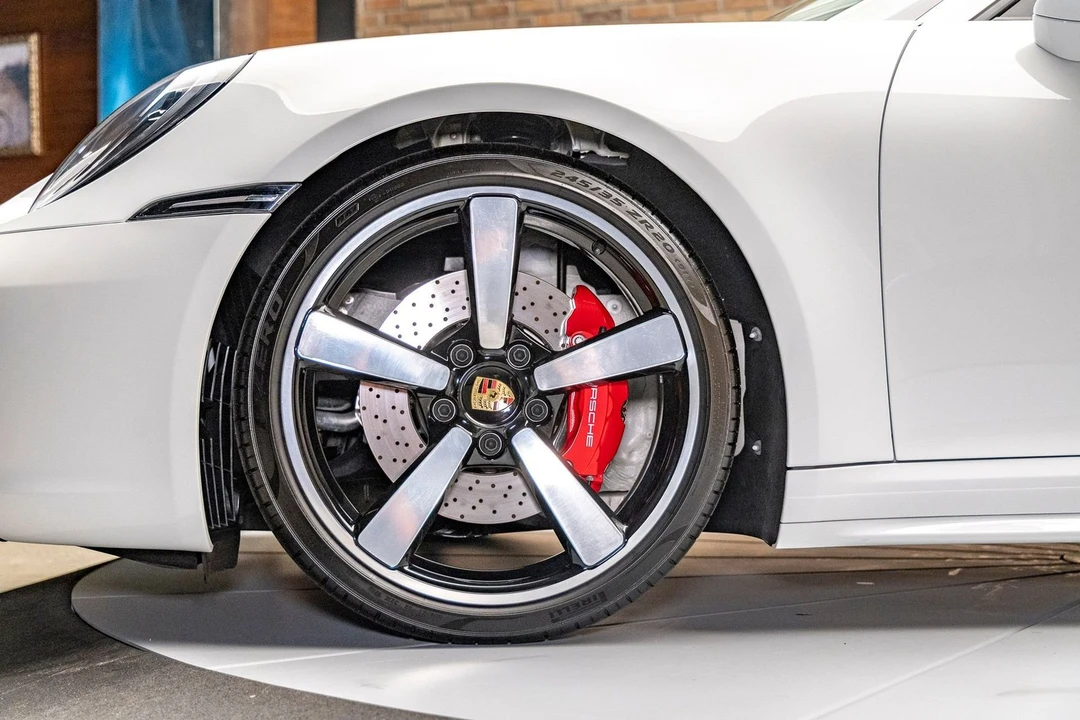 2024 Porsche 992 Carrera - Image 11 of 24