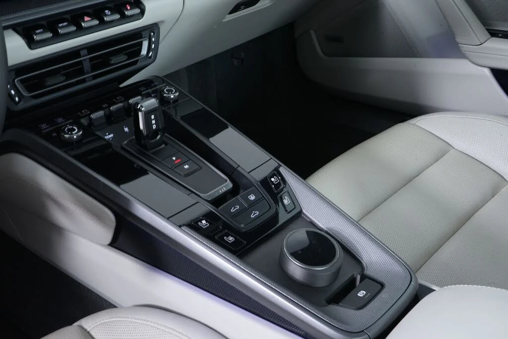 2024 Porsche 992 Carrera - Image 26 of 30