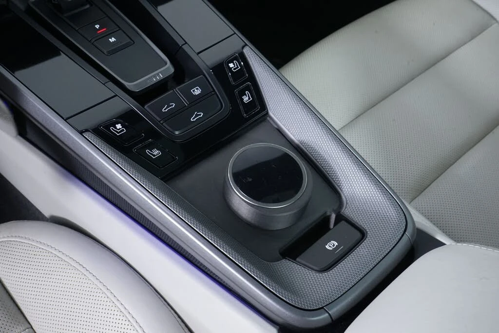 2024 Porsche 992 Carrera - Image 25 of 30