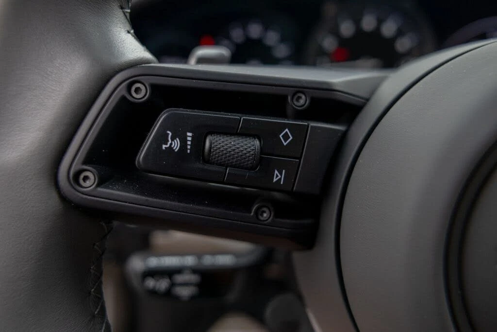2024 Porsche 992 Carrera - Image 25 of 31