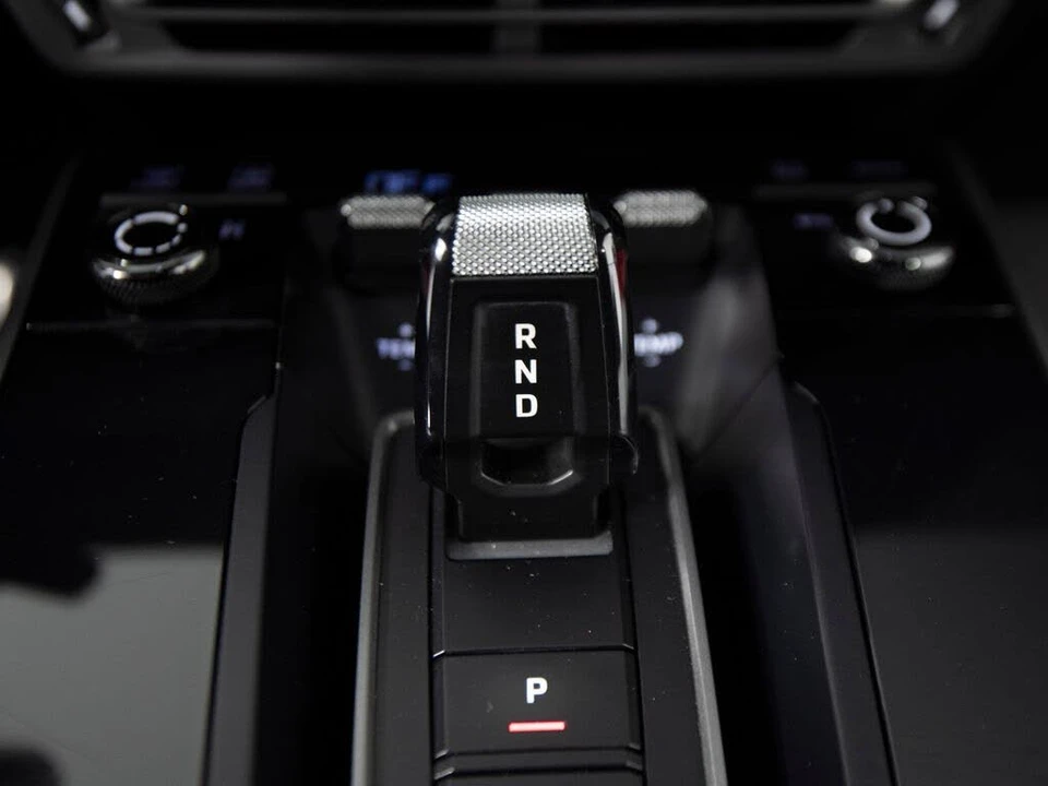 2024 Porsche 992 Carrera - Image 28 of 31