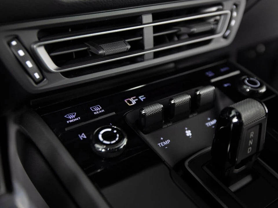 2024 Porsche 992 Carrera - Image 26 of 31