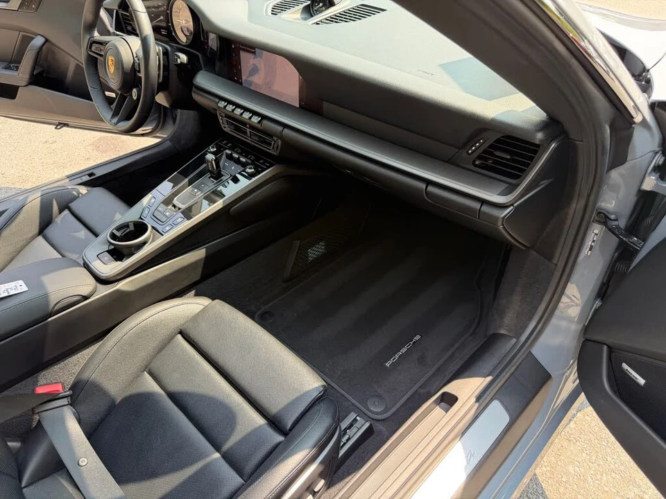 2024 Porsche 992 Carrera - Image 25 of 31
