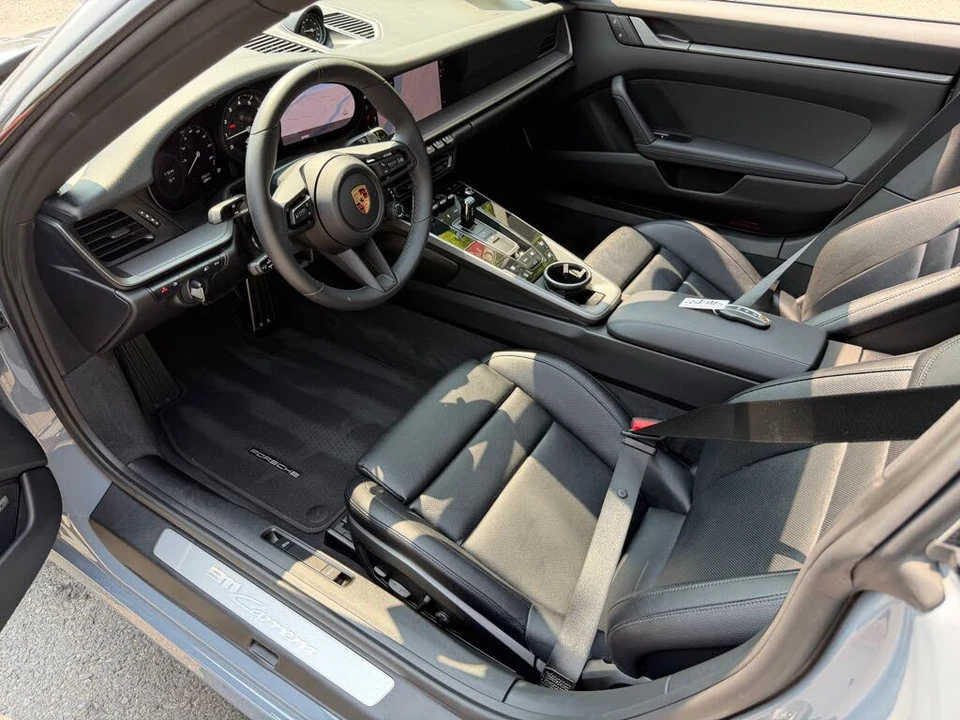 2024 Porsche 992 Carrera - Image 11 of 31
