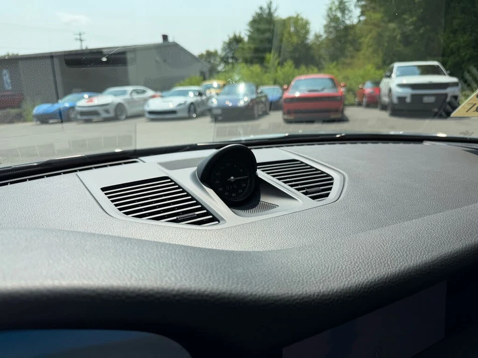 2024 Porsche 992 Carrera - Image 19 of 31