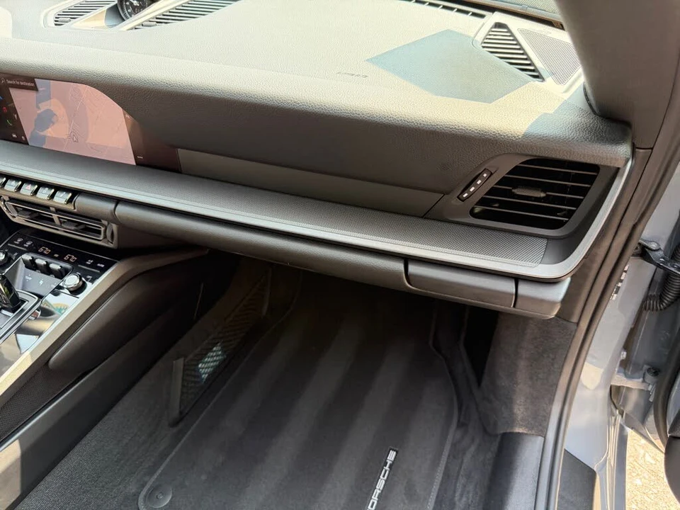 2024 Porsche 992 Carrera - Image 29 of 31