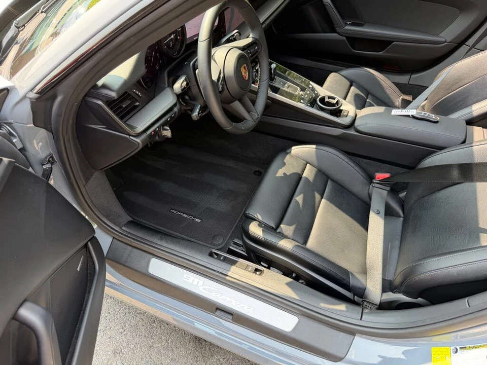2024 Porsche 992 Carrera - Image 23 of 31