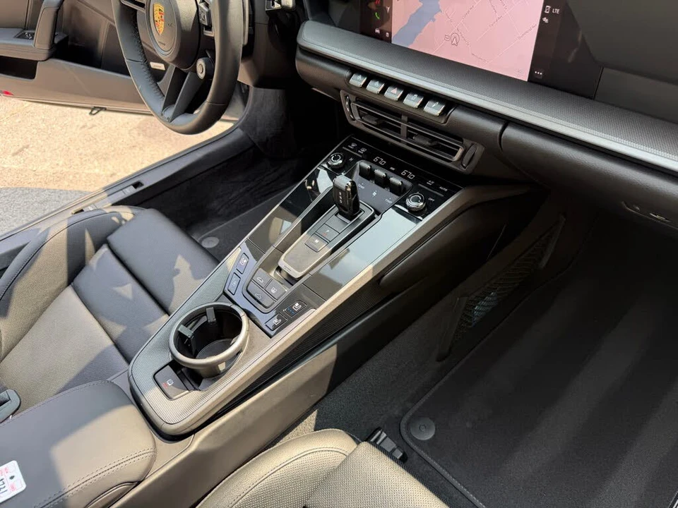2024 Porsche 992 Carrera - Image 28 of 31