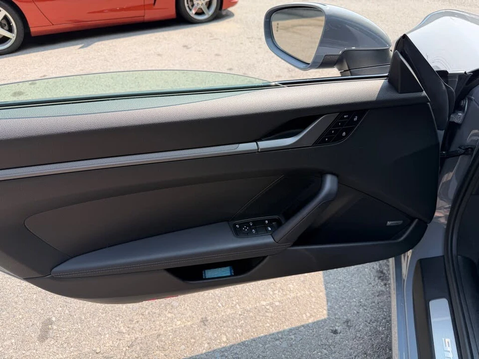 2024 Porsche 992 Carrera - Image 12 of 31