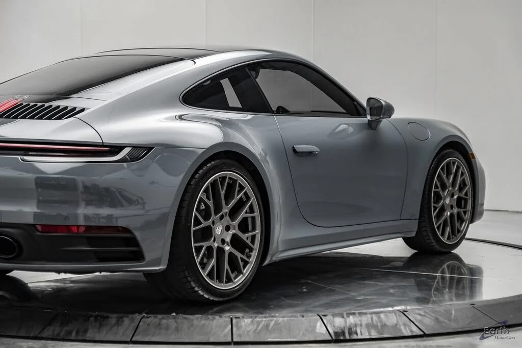 2024 Porsche 992 Carrera - Image 17 of 31