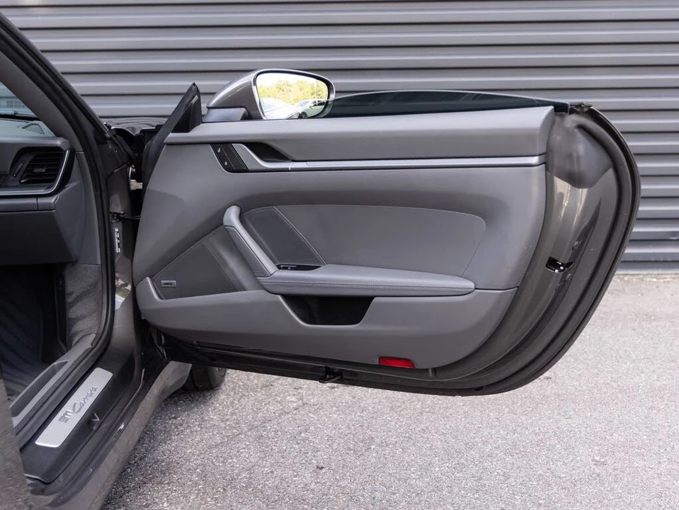 2024 Porsche 992 Carrera - Image 27 of 31