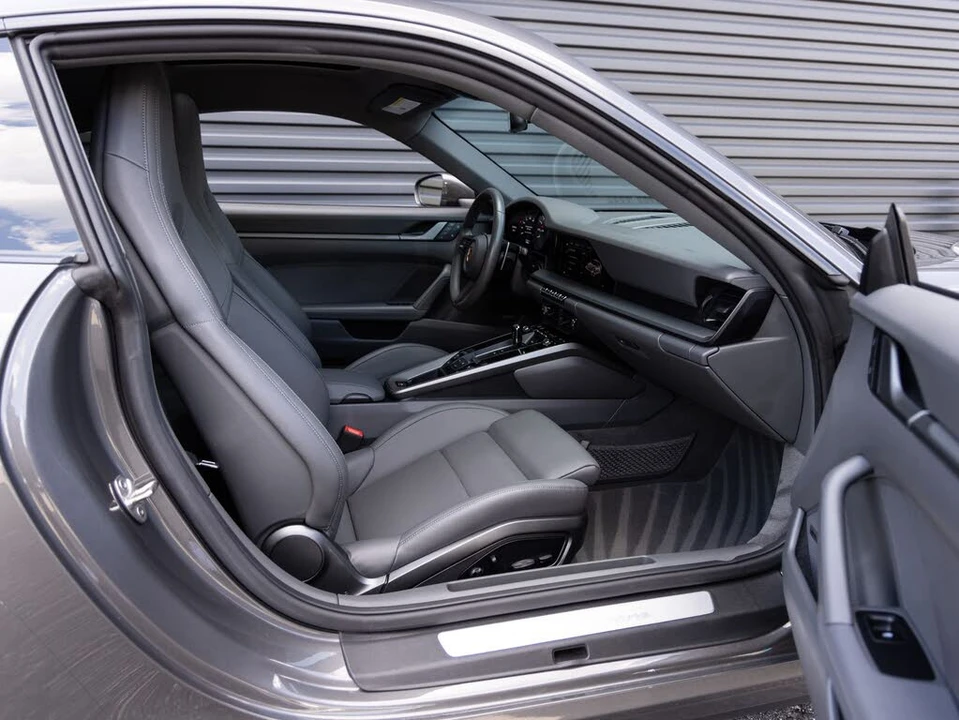 2024 Porsche 992 Carrera - Image 28 of 31