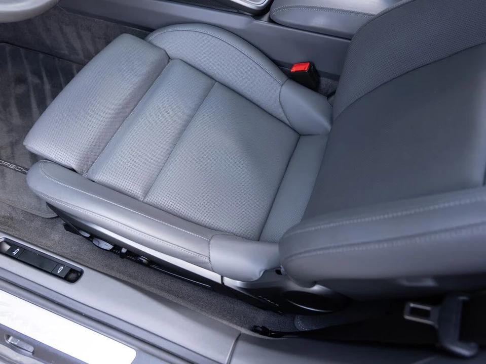 2024 Porsche 992 Carrera - Image 21 of 31