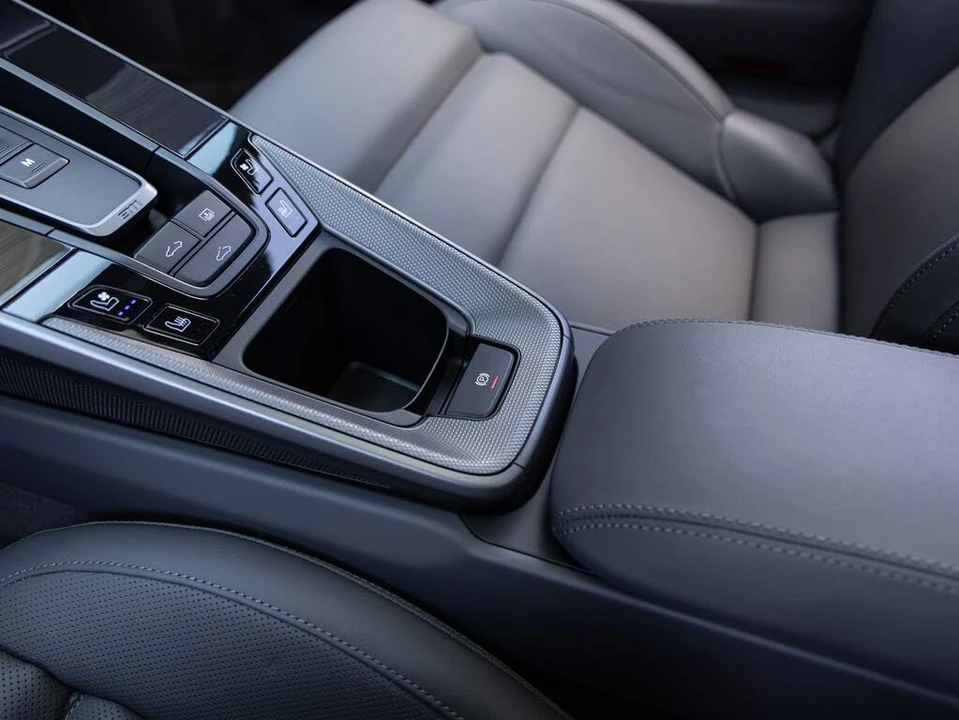 2024 Porsche 992 Carrera - Image 17 of 31