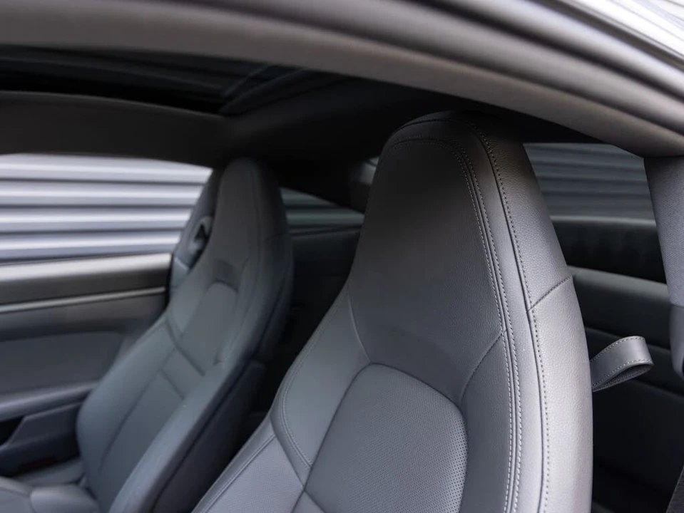 2024 Porsche 992 Carrera - Image 23 of 31