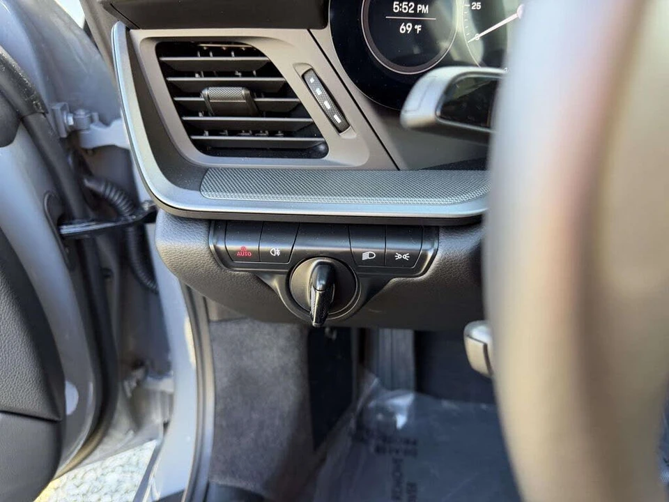 2024 Porsche 992 Carrera - Image 19 of 27