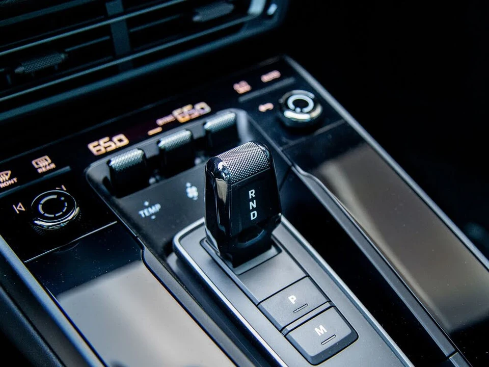 2024 Porsche 992 Carrera - Image 22 of 29