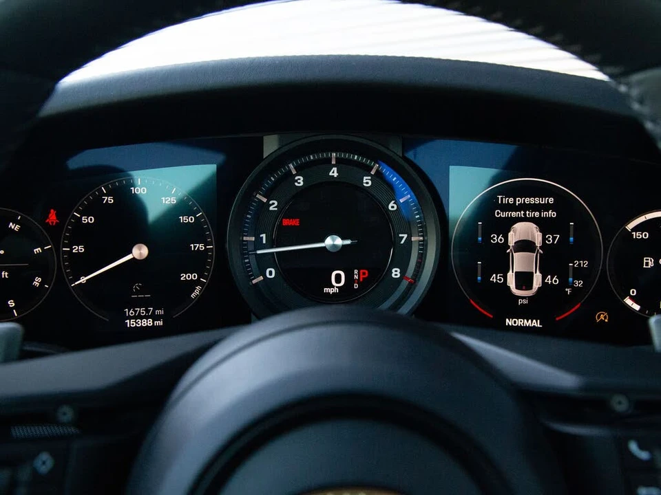 2024 Porsche 992 Carrera - Image 17 of 29