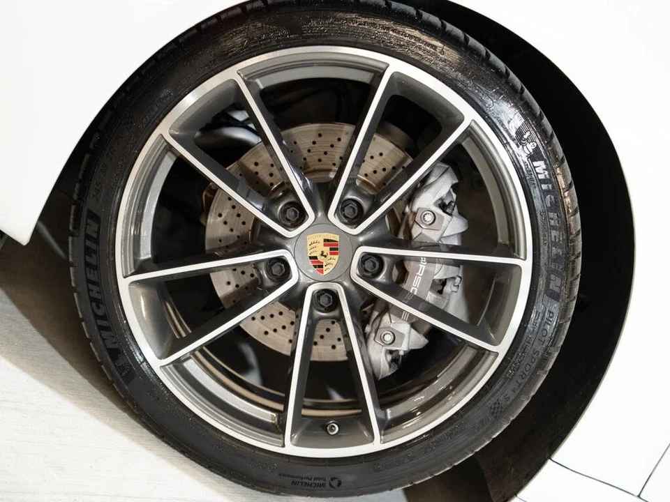 2024 Porsche 992 Carrera - Image 6 of 25