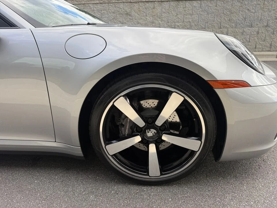 2024 Porsche 992 Carrera - Image 11 of 25