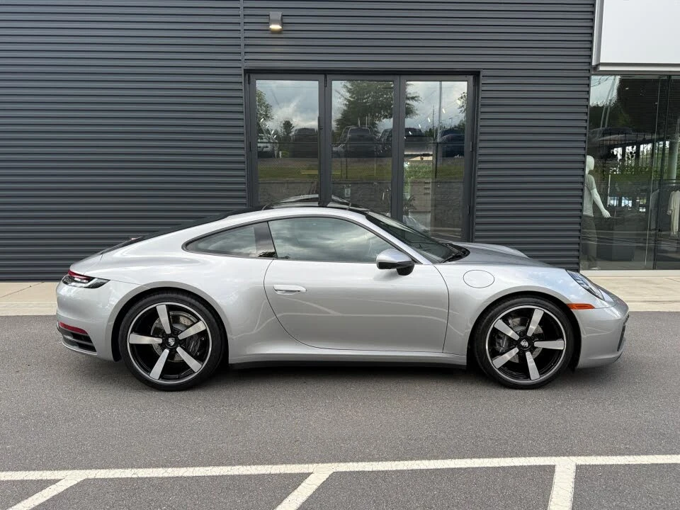 2024 Porsche 992 Carrera - Image 8 of 25