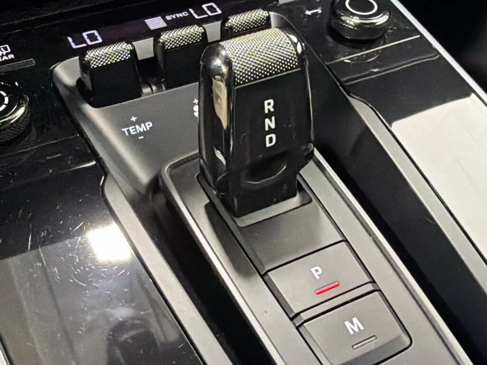 2024 Porsche 992 Carrera - Image 25 of 31