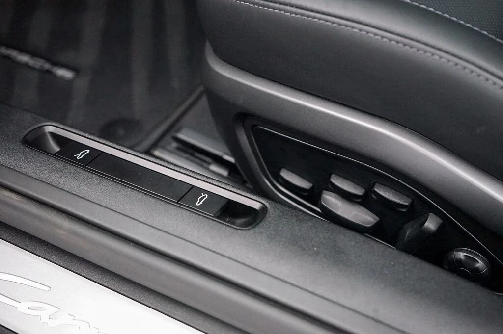 2024 Porsche 992 Carrera - Image 26 of 31