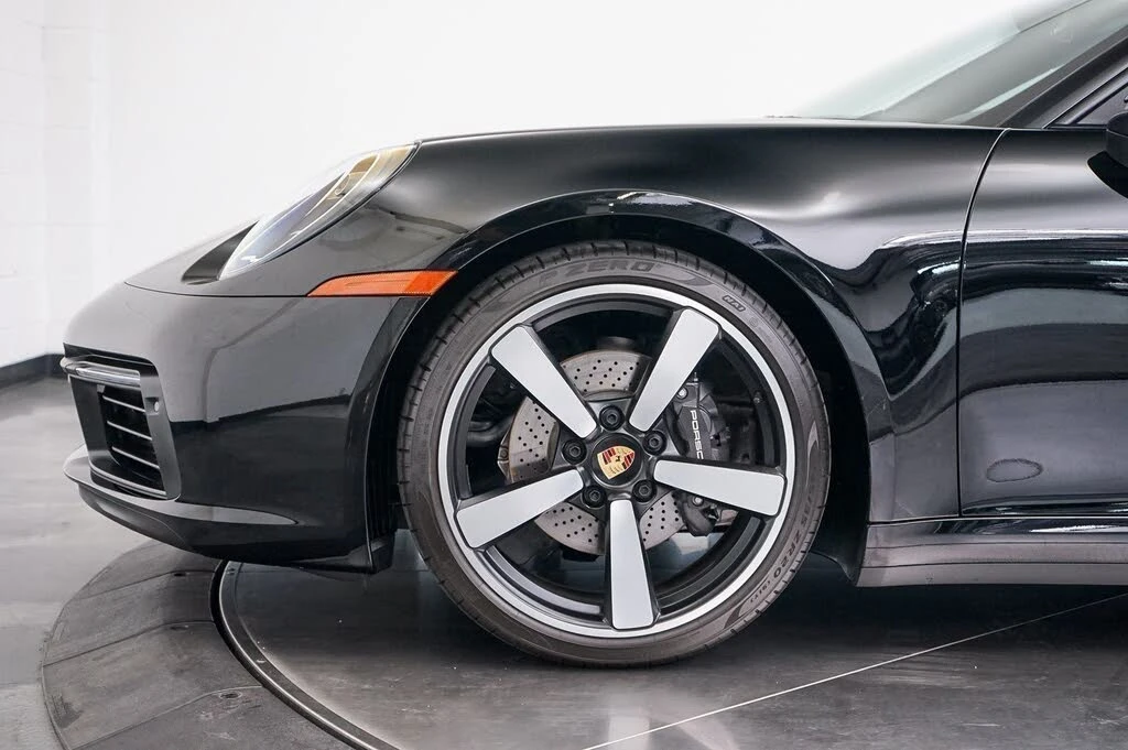 2024 Porsche 992 Carrera - Image 18 of 31