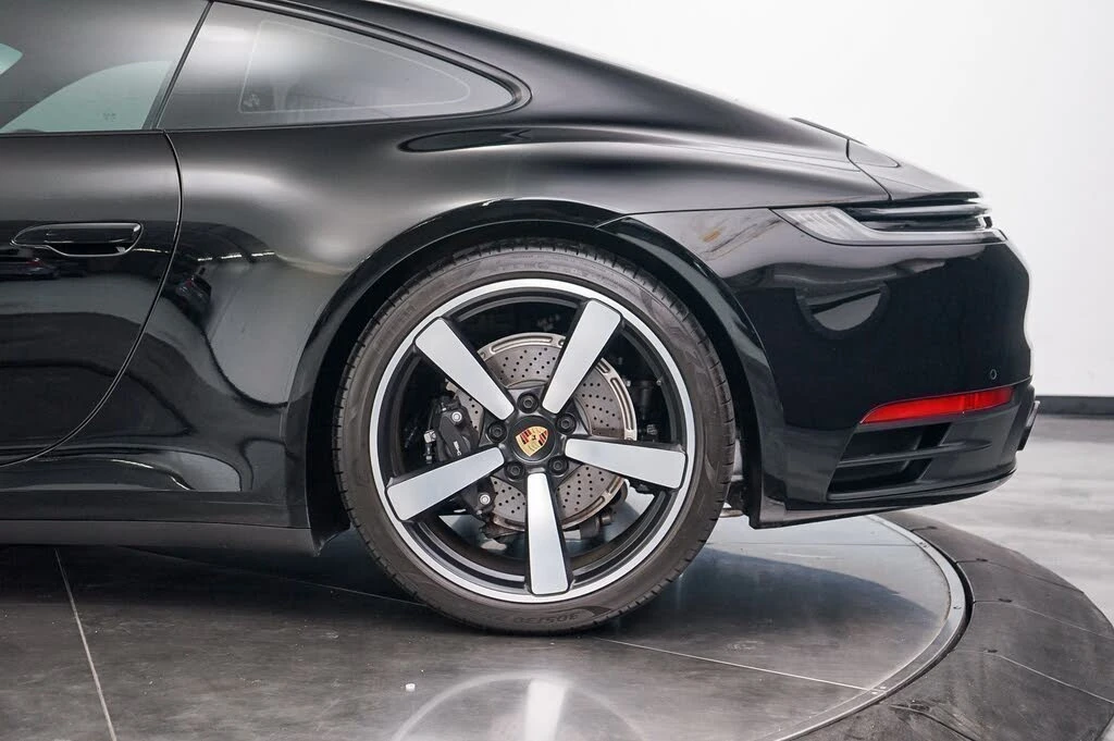 2024 Porsche 992 Carrera - Image 17 of 31